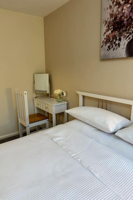 Stylish 2 Bedrooms Flat In A Quiet Cul-De-Sac Area, Near Sheffield City Centre With Free Parking Экстерьер фото